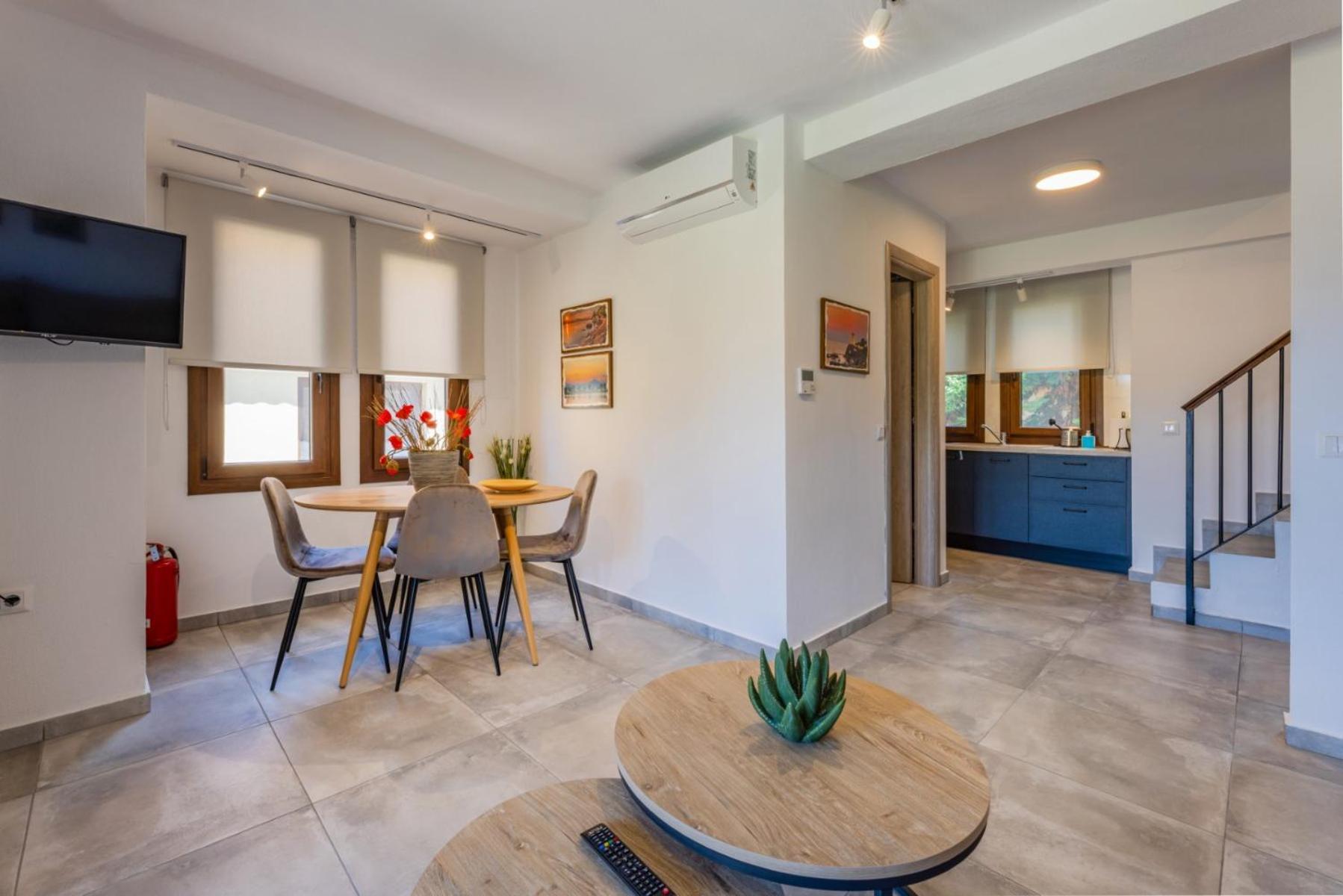 Penelope Luxury Suites Fourka Ngoại thất bức ảnh