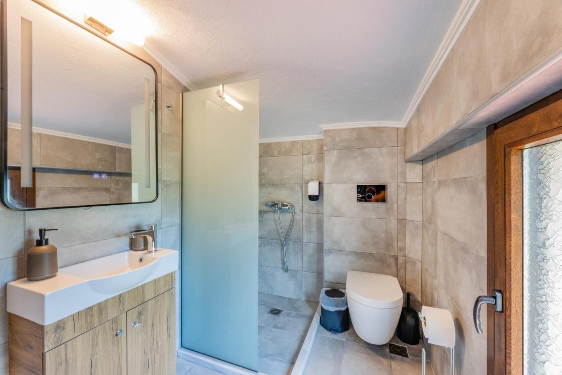 Penelope Luxury Suites Fourka Ngoại thất bức ảnh