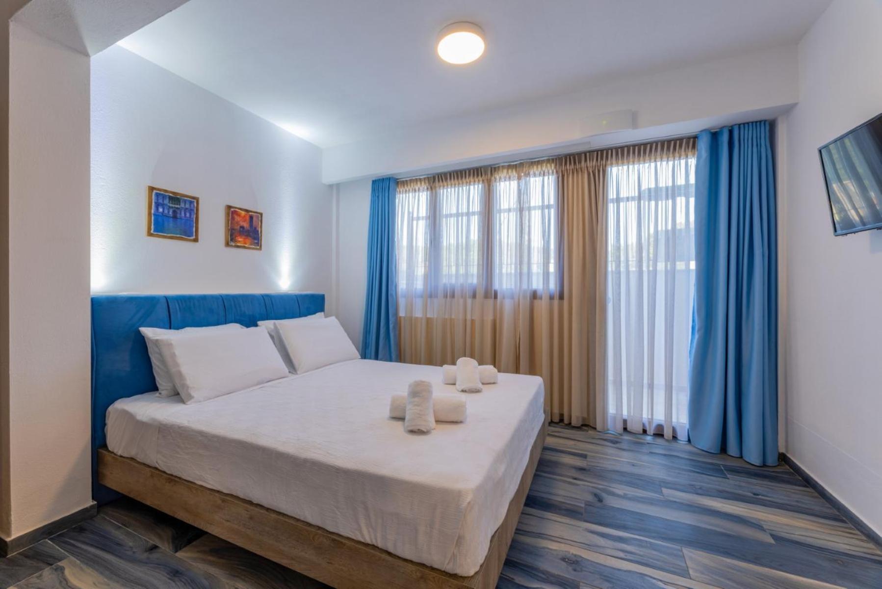 Penelope Luxury Suites Fourka Ngoại thất bức ảnh