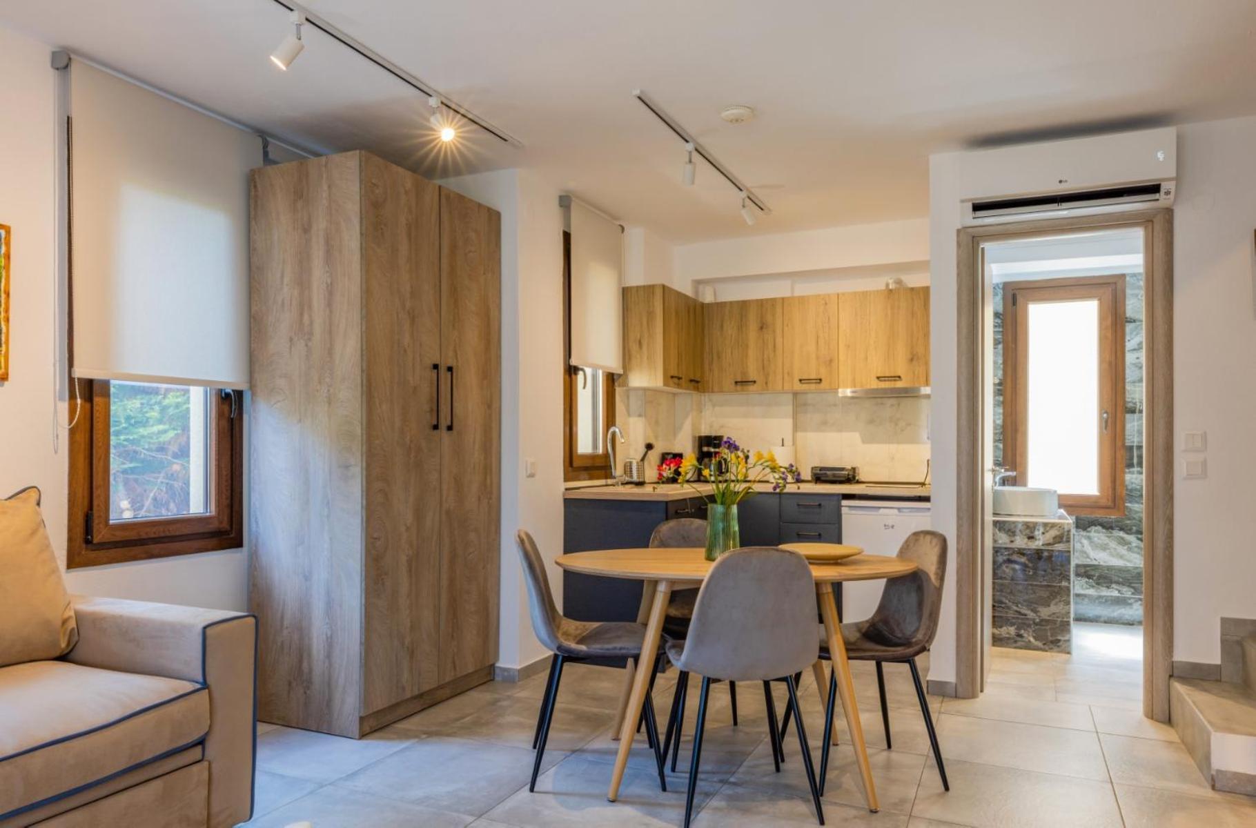 Penelope Luxury Suites Fourka Ngoại thất bức ảnh