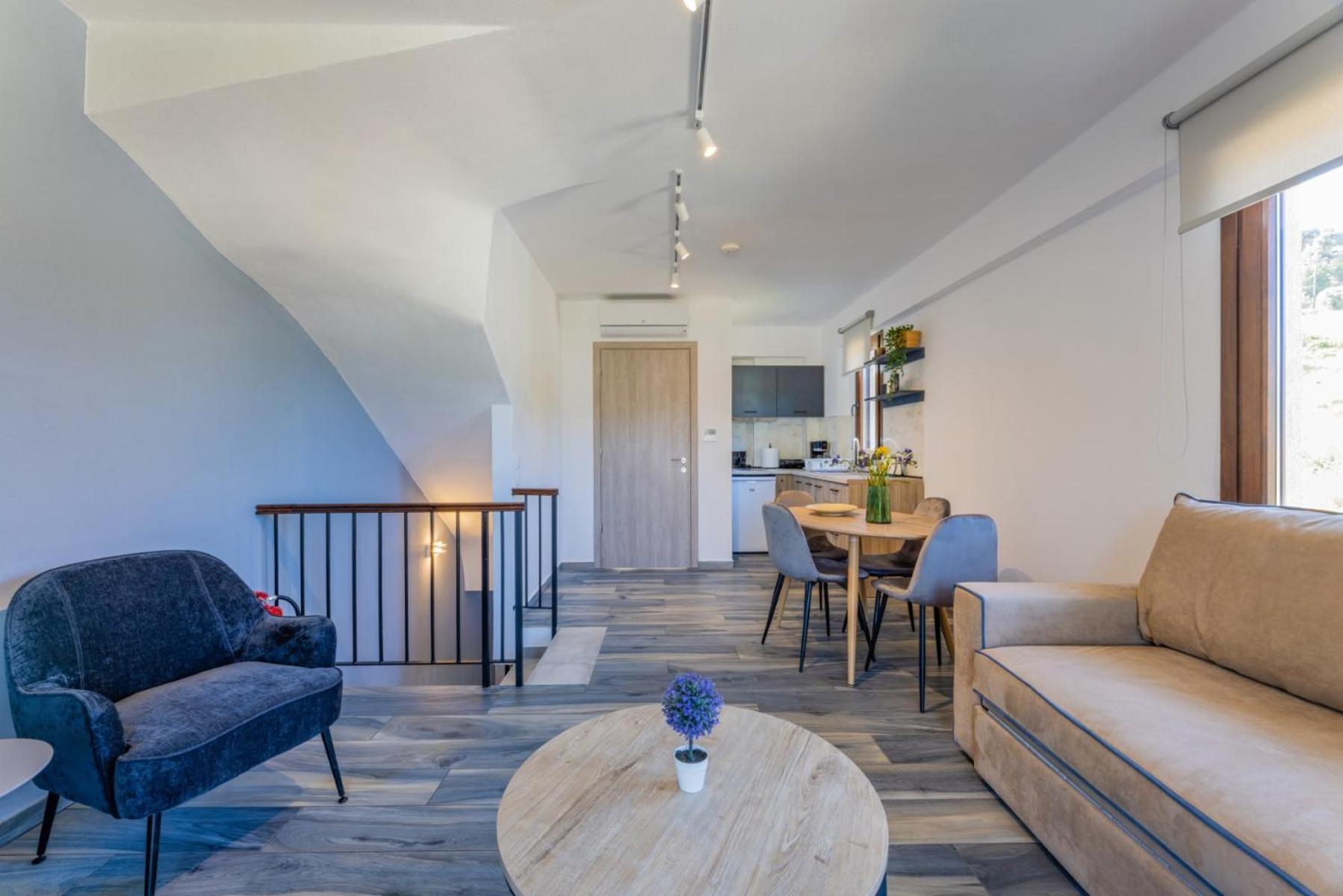 Penelope Luxury Suites Fourka Ngoại thất bức ảnh